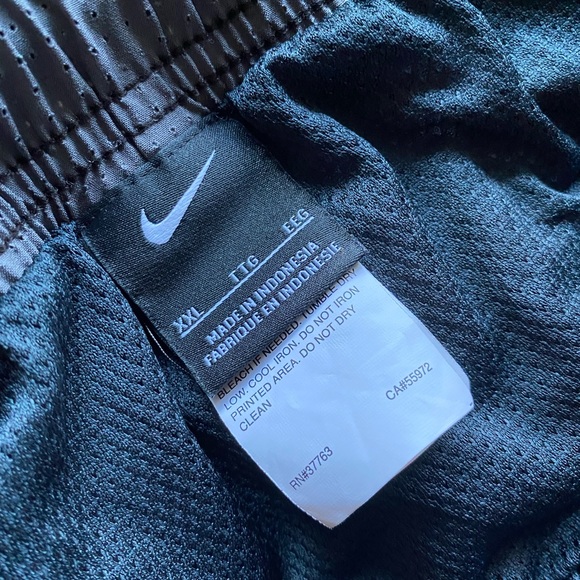 Nike Mens shorts XL! Great condition - Picture 2 of 3